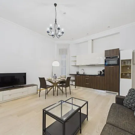 1br In A Renovated Historic Building *