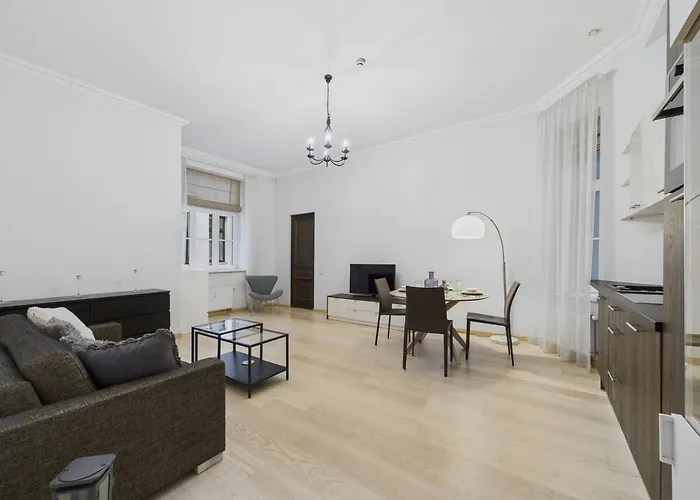 1br In A Renovated Historic Building Dzīvoklis *