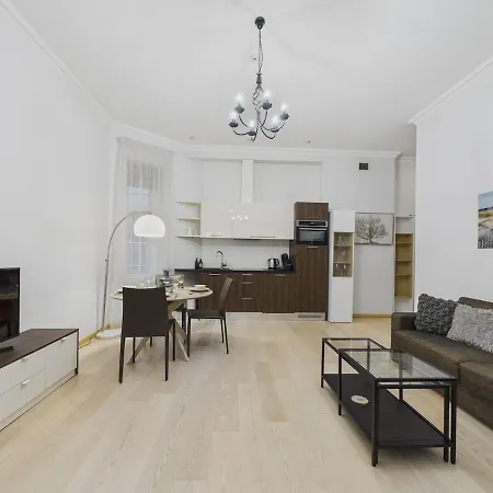 1br In A Renovated Historic Building Lägenhet