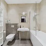 Dzīvoklis 1br In A Renovated Historic Building *